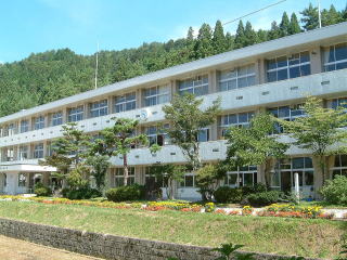 ようこそ 郡上市立高鷲中学校